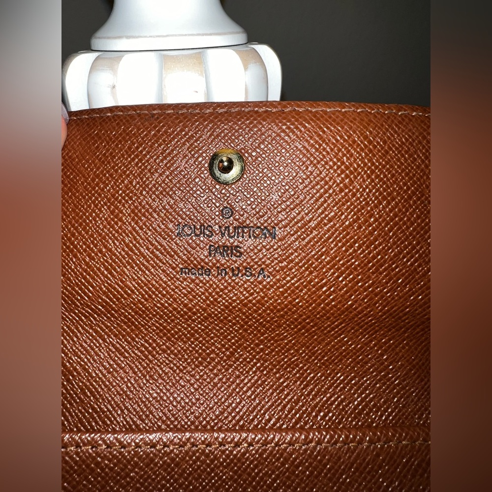 LV Wallet Authentic - Picture 3 of 11